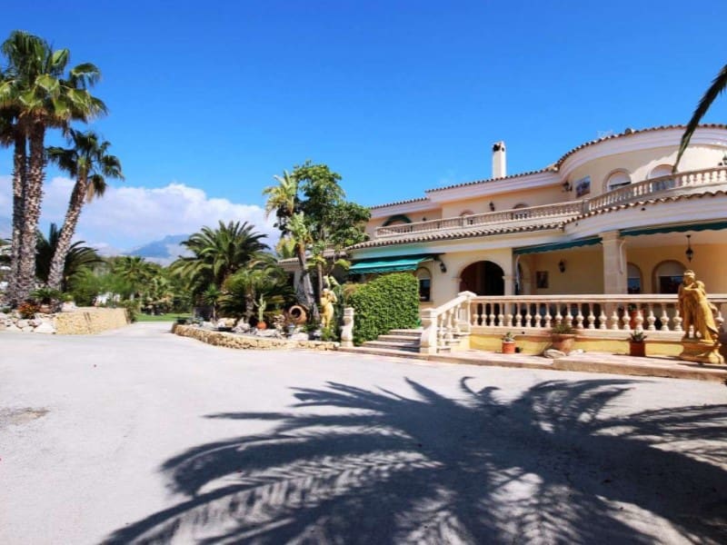 8 quarto Moradia para venda em Alfaz del Pi / L'Alfas del Pi com piscina garagem - 1 750 000 € (Ref: 9976925)