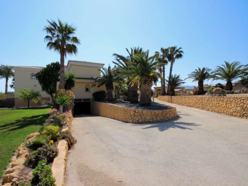 8 quarto Moradia para venda em Alfaz del Pi / L'Alfas del Pi com piscina garagem - 1 750 000 € (Ref: 9976925)