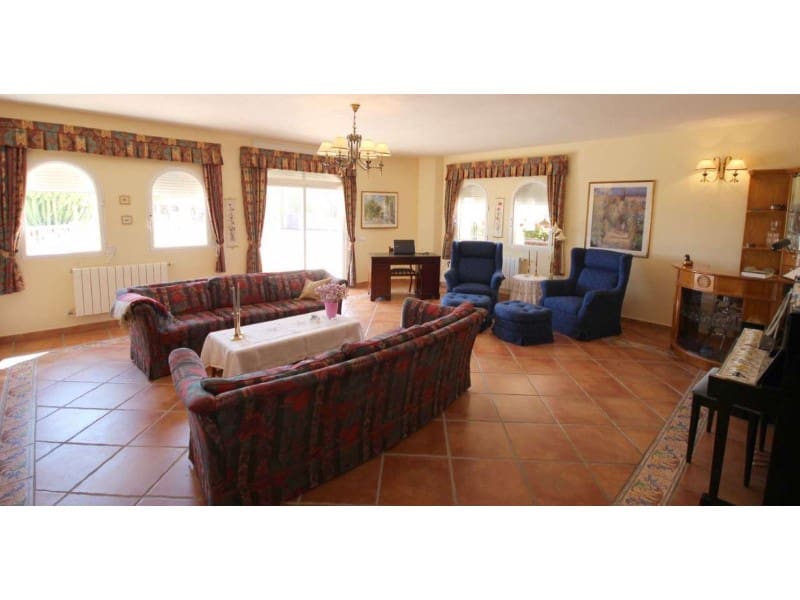 8 quarto Moradia para venda em Alfaz del Pi / L'Alfas del Pi com piscina garagem - 1 750 000 € (Ref: 9976925)