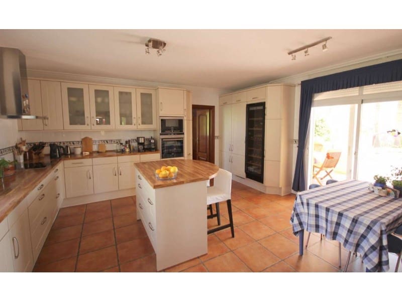 8 quarto Moradia para venda em Alfaz del Pi / L'Alfas del Pi com piscina garagem - 1 750 000 € (Ref: 9976925)
