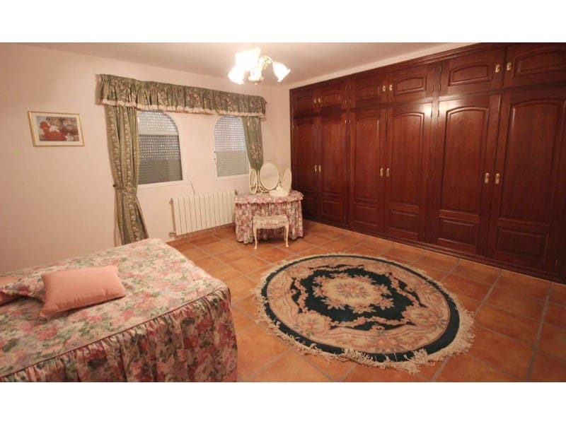 8 quarto Moradia para venda em Alfaz del Pi / L'Alfas del Pi com piscina garagem - 1 750 000 € (Ref: 9976925)