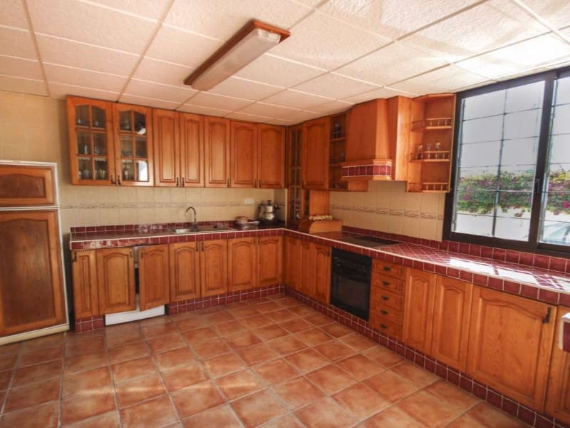 Chalet de 5 habitaciones en Benidorm en venta con piscina garaje - 1.500.000 € (Ref: 9976927)