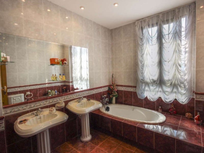 Chalet de 5 habitaciones en Benidorm en venta con piscina garaje - 1.500.000 € (Ref: 9976927)