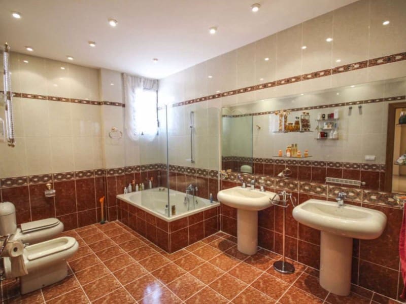Chalet de 5 habitaciones en Benidorm en venta con piscina garaje - 1.500.000 € (Ref: 9976927)