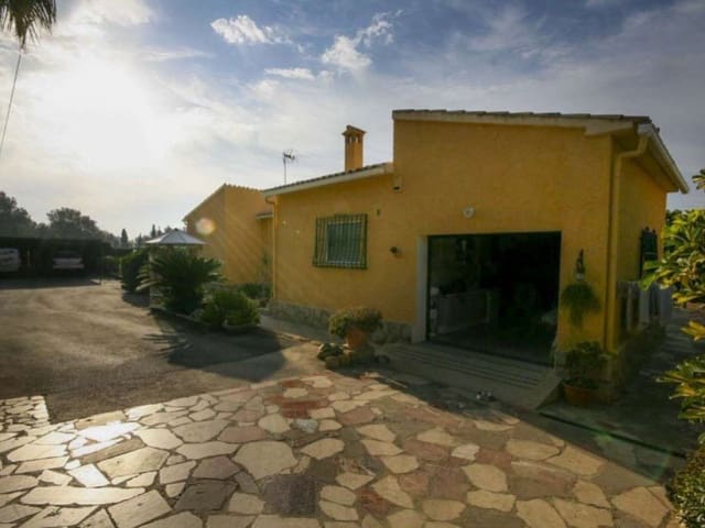 2 soveværelse Villa til salg i La Nucia med swimmingpool garage - € 650.000 (Ref: 9976930)
