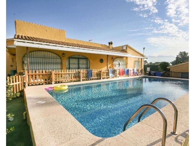 2 soveværelse Villa til salg i La Nucia med swimmingpool garage - € 650.000 (Ref: 9976930)
