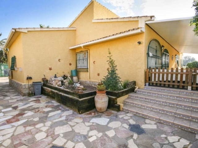 2 soveværelse Villa til salg i La Nucia med swimmingpool garage - € 650.000 (Ref: 9976930)