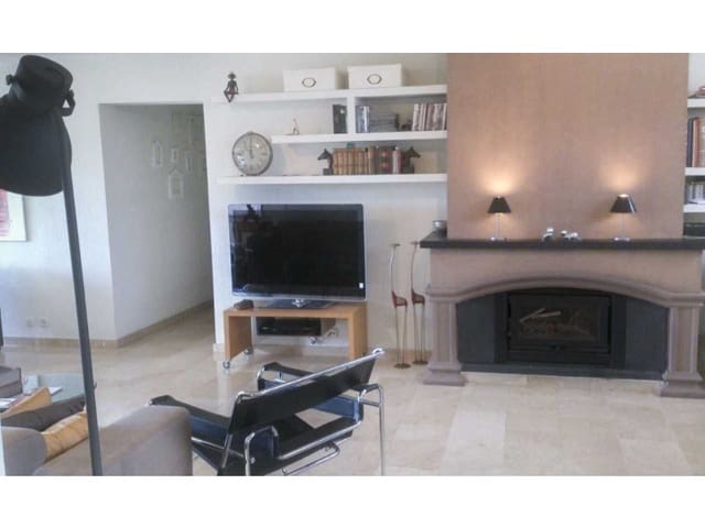4 soverom Villa til salgs i Juzgados - Plaza de Toros, Benidorm med svømmebasseng garasje - € 790 000 (Ref: 9976931)