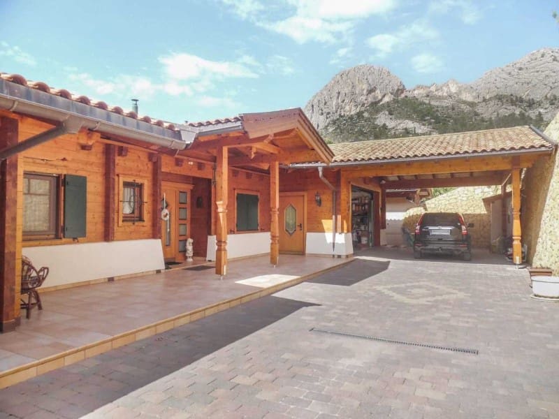 4 bedroom Villa for sale in Finestrat with pool garage - € 950,000 (Ref: 9976932)