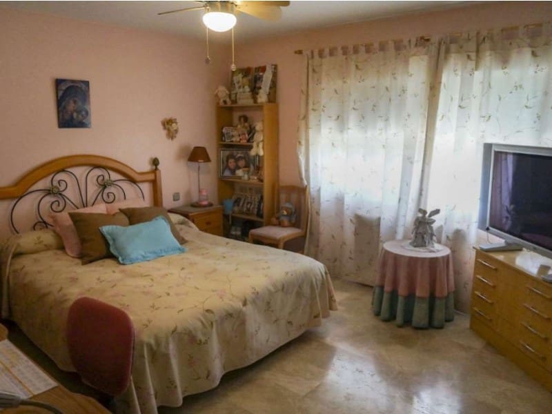 Chalet de 5 habitaciones en Alfaz del Pi / L'Alfàs del Pi en venta con piscina - 1.200.000 € (Ref: 9976937)