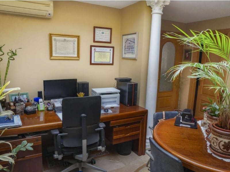 Chalet de 5 habitaciones en Alfaz del Pi / L'Alfàs del Pi en venta con piscina - 1.200.000 € (Ref: 9976937)