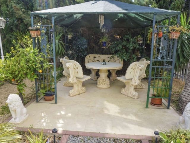 Chalet de 5 habitaciones en Pueblo - Urbanizaciones, Alfaz del Pi / L'Alfàs del Pi en venta con piscina - 1.200.000 € (Ref: 9976937)