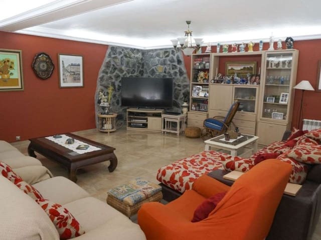 Chalet de 5 habitaciones en Pueblo - Urbanizaciones, Alfaz del Pi / L'Alfàs del Pi en venta con piscina - 1.200.000 € (Ref: 9976937)