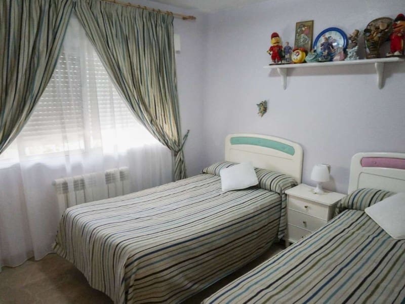 Chalet de 5 habitaciones en Alfaz del Pi / L'Alfàs del Pi en venta con piscina - 1.200.000 € (Ref: 9976937)