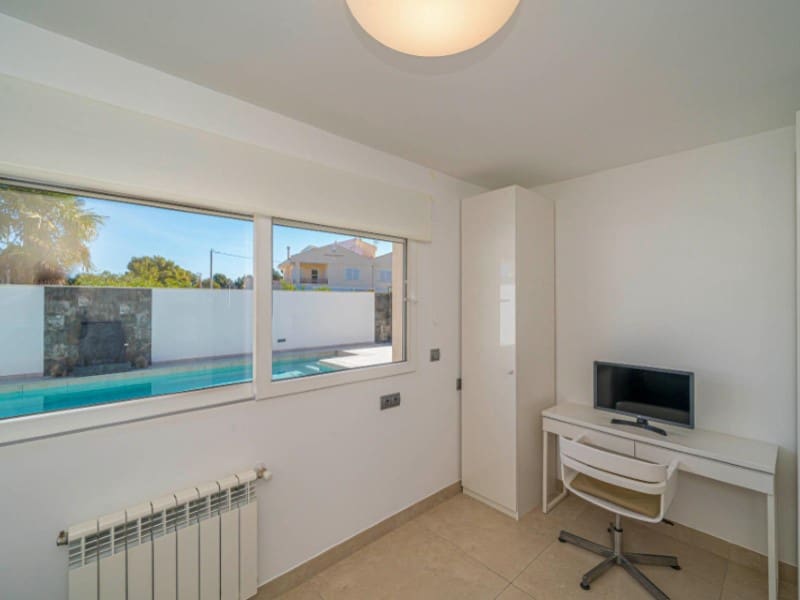 4 Zimmer Villa zu verkaufen in Albir mit Pool - 975.000 € (Ref: 9976938)