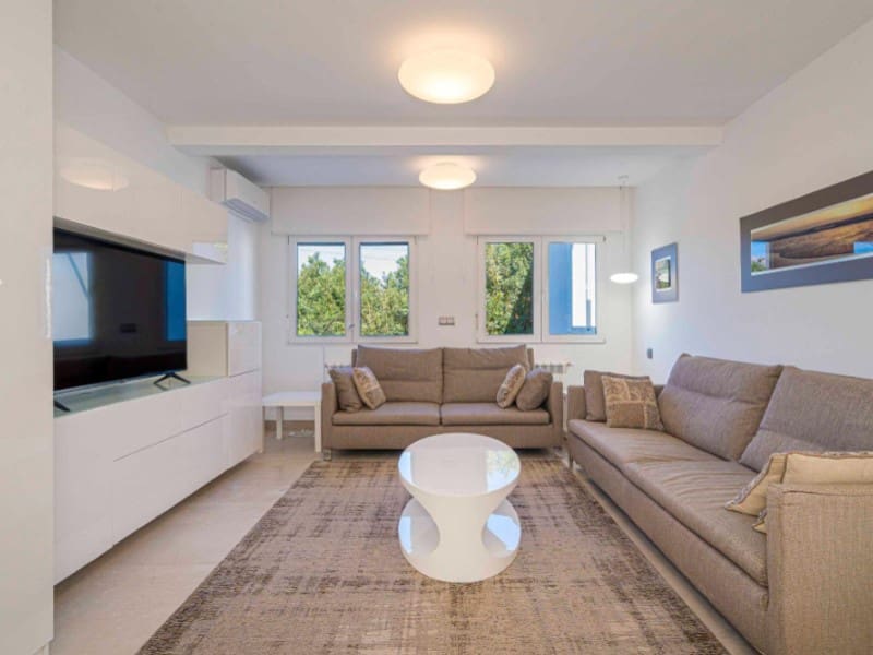 4 Zimmer Villa zu verkaufen in Albir mit Pool - 975.000 € (Ref: 9976938)