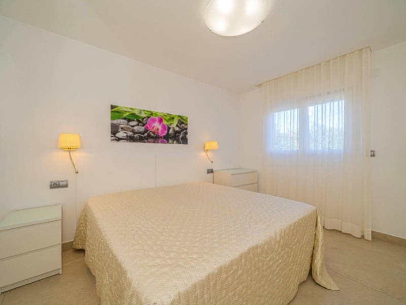 4 Zimmer Villa zu verkaufen in Albir mit Pool - 975.000 € (Ref: 9976938)