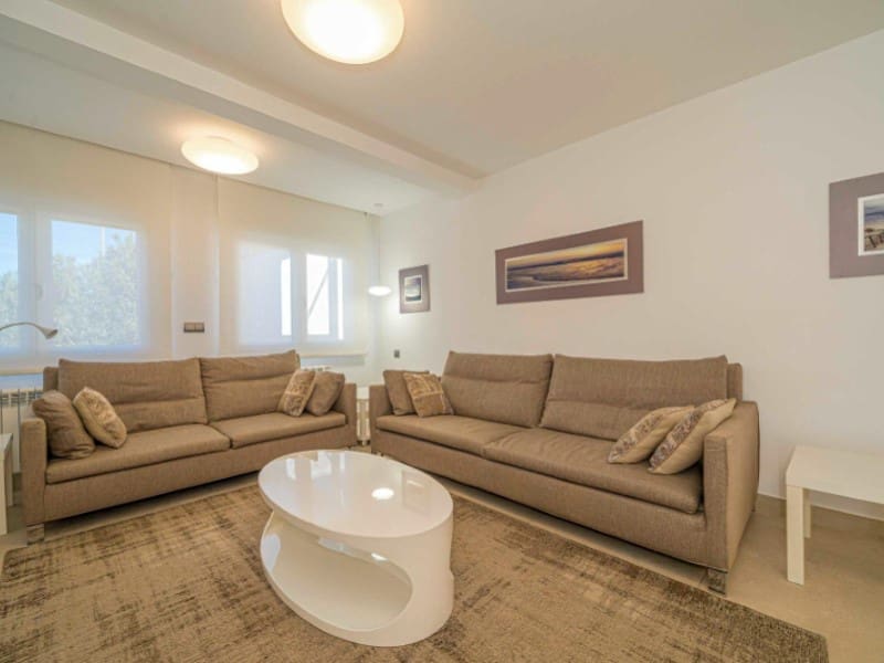 4 Zimmer Villa zu verkaufen in Albir mit Pool - 975.000 € (Ref: 9976938)
