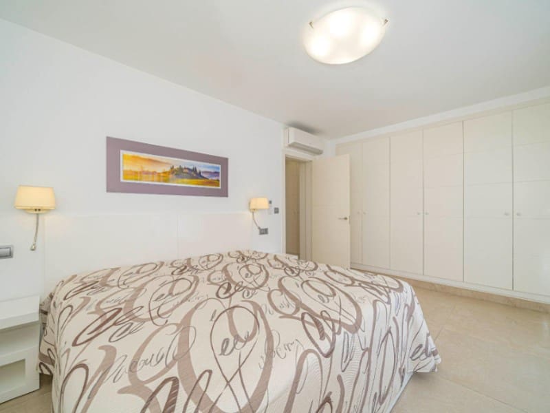 4 Zimmer Villa zu verkaufen in Albir mit Pool - 975.000 € (Ref: 9976938)