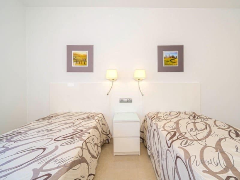 4 Zimmer Villa zu verkaufen in Albir mit Pool - 975.000 € (Ref: 9976938)