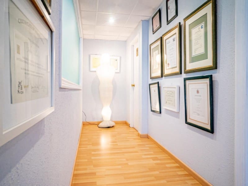 Kommersiell til salgs i Alfaz del Pi / L'Alfas del Pi - € 229 000 (Ref: 9976940)