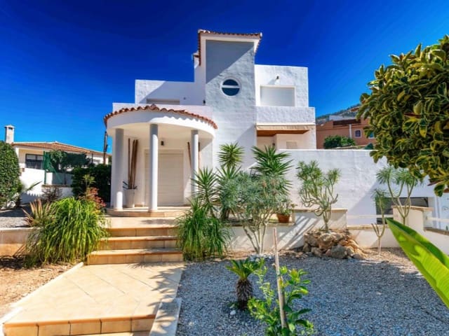 4 Zimmer Villa zu verkaufen in Albir, Alfaz del Pi / L'Alfàs del Pi mit Pool Garage - 650.000 € (Ref: 9976942)