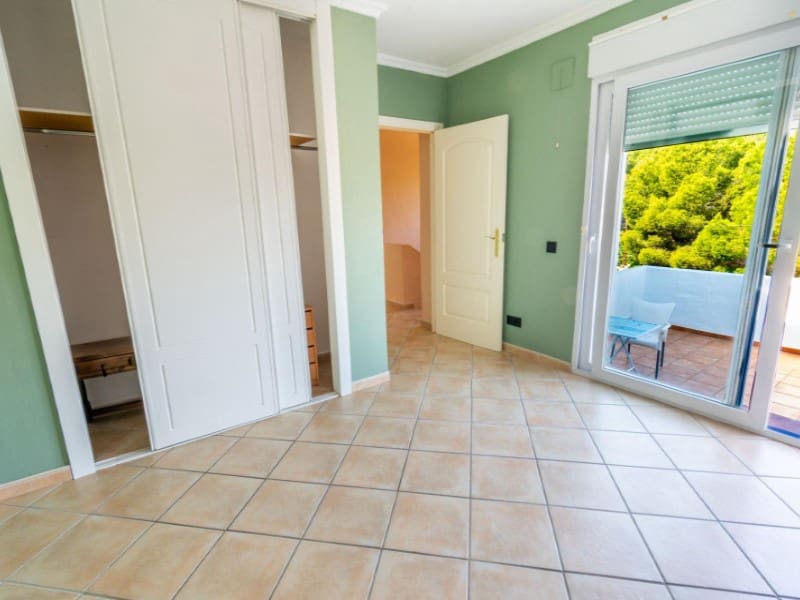 4 slaapkamer Villa te koop in Albir met zwembad garage - € 650.000 (Ref: 9976942)