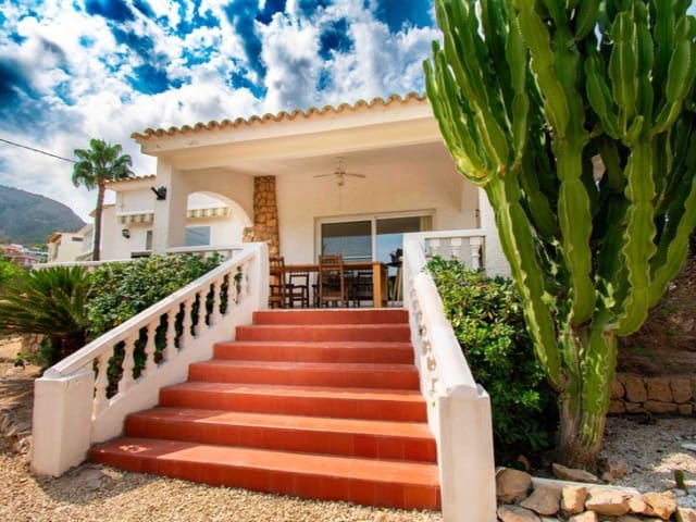 3 soverom Villa til salgs i Albir, Alfaz del Pi / L'Alfàs del Pi med svømmebasseng garasje - € 650 000 (Ref: 9976943)