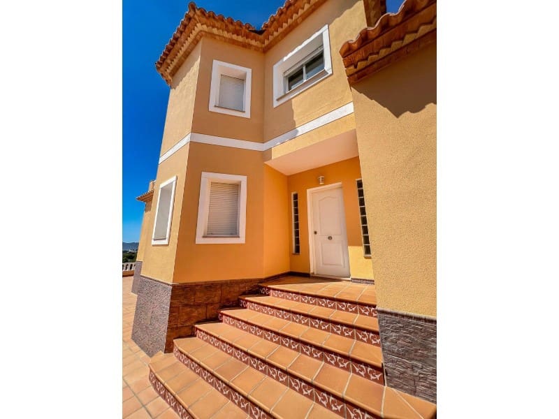 4 slaapkamer Villa te koop in Alfaz del Pi / L'Alfas del Pi met zwembad garage - € 745.000 (Ref: 9976945)