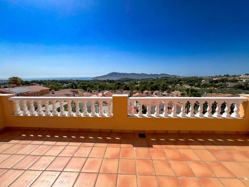 4 slaapkamer Villa te koop in Alfaz del Pi / L'Alfas del Pi met zwembad garage - € 745.000 (Ref: 9976945)