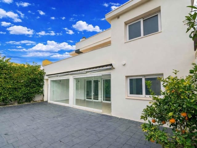 4 soverom Kjedet enebolig til salgs i Albir, Alfaz del Pi / L'Alfàs del Pi med svømmebasseng - € 902 000 (Ref: 9976947)