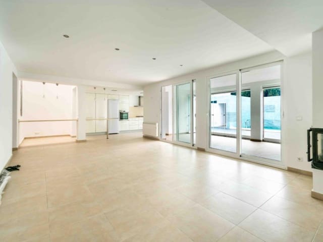 4 soverom Kjedet enebolig til salgs i Albir, Alfaz del Pi / L'Alfàs del Pi med svømmebasseng - € 902 000 (Ref: 9976947)