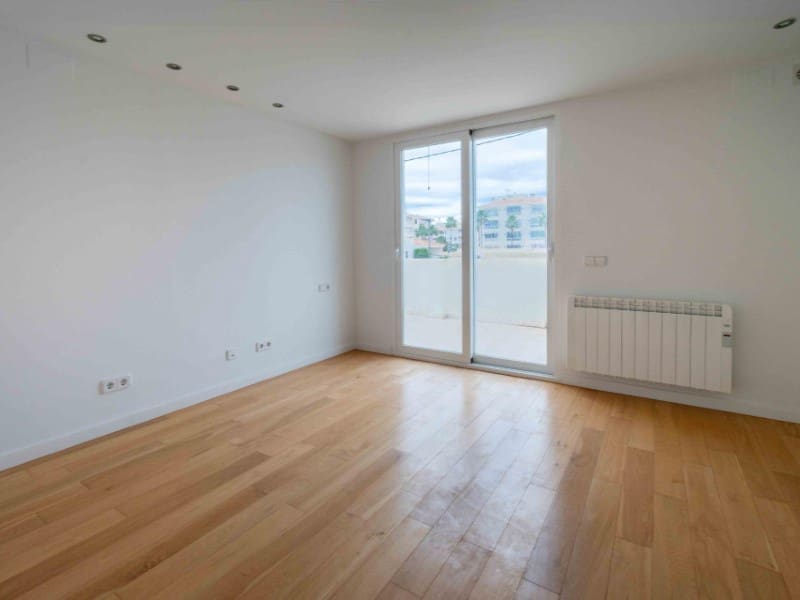4 soverom Kjedet enebolig til salgs i Albir med svømmebasseng - € 902 000 (Ref: 9976947)