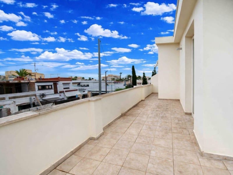 4 soverom Kjedet enebolig til salgs i Albir med svømmebasseng - € 902 000 (Ref: 9976947)