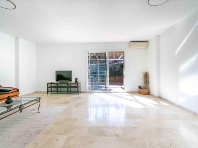 3 soverom Hus til salgs i Albir, Alfaz del Pi / L'Alfàs del Pi med svømmebasseng garasje - € 449 000 (Ref: 9976951)