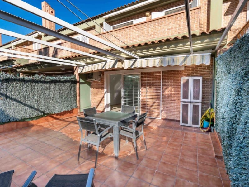 3 soverom Hus til salgs i Albir med svømmebasseng garasje - € 449 000 (Ref: 9976951)