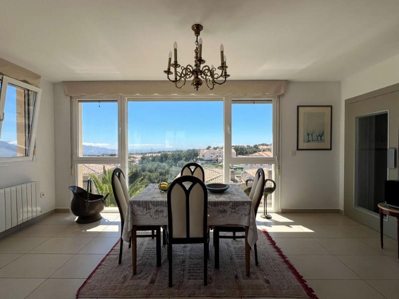 Chalet de 4 habitaciones en La Nucia en venta con piscina garaje - 1.150.000 € (Ref: 9976953)
