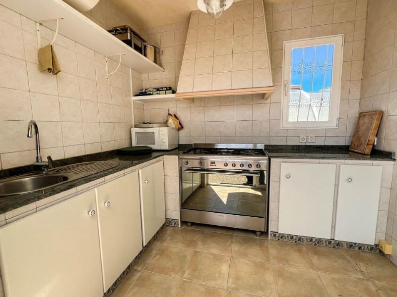 Chalet de 4 habitaciones en La Nucia en venta con piscina garaje - 1.150.000 € (Ref: 9976953)