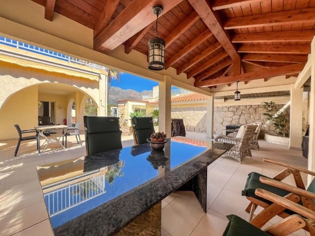 Chalet de 4 habitaciones en Barranco Hondo - Varadero  , La Nucia en venta con piscina garaje - 1.150.000 € (Ref: 9976953)