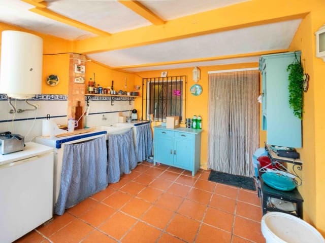 Chalet de 4 habitaciones en Pueblo - Urbanizaciones, Alfaz del Pi / L'Alfàs del Pi en venta con piscina garaje - 649.000 € (Ref: 9976954)