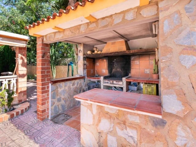 Chalet de 4 habitaciones en Pueblo - Urbanizaciones, Alfaz del Pi / L'Alfàs del Pi en venta con piscina garaje - 649.000 € (Ref: 9976954)