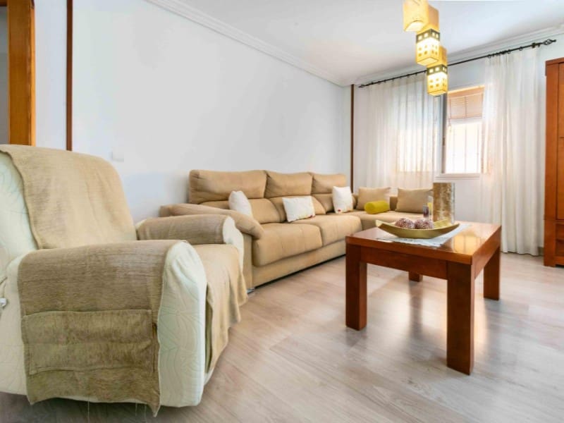 4 bedroom Villa for sale in La Nucia with pool garage - € 549,000 (Ref: 9976959)