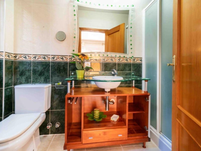 4 bedroom Villa for sale in La Nucia with pool garage - € 549,000 (Ref: 9976959)