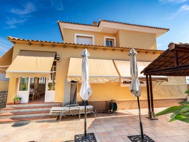 4 soveværelse Villa til salg i Barranco Hondo, La Nucia med swimmingpool garage - € 549.000 (Ref: 9976959)