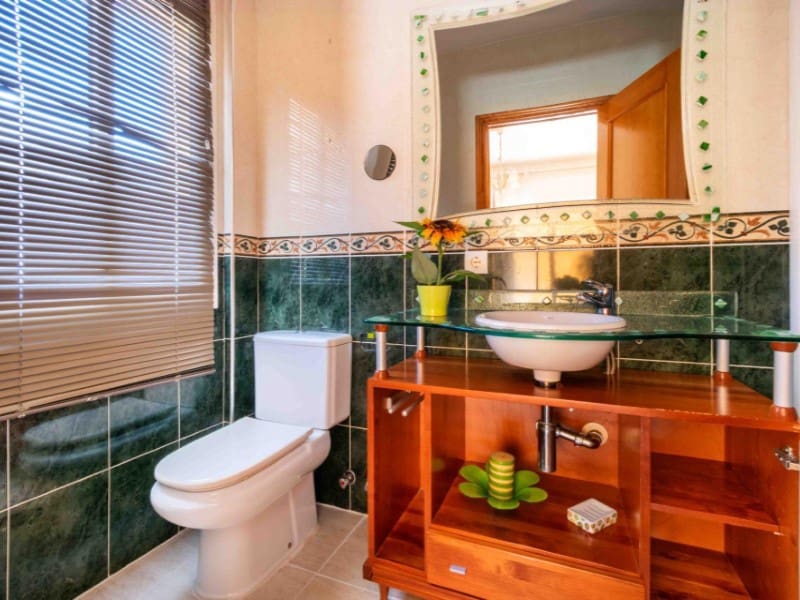 4 bedroom Villa for sale in La Nucia with pool garage - € 549,000 (Ref: 9976959)