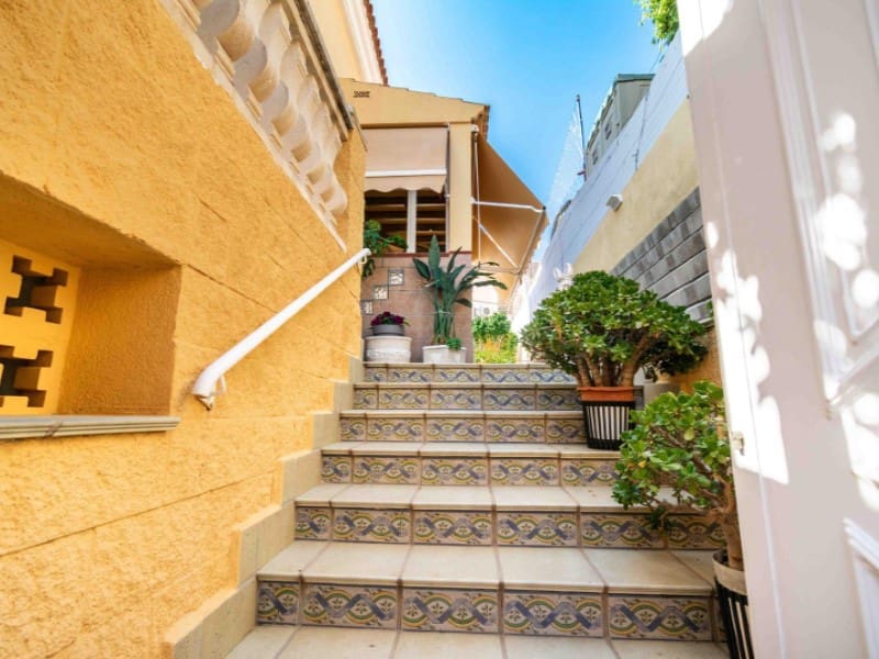 4 bedroom Villa for sale in La Nucia with pool garage - € 549,000 (Ref: 9976959)