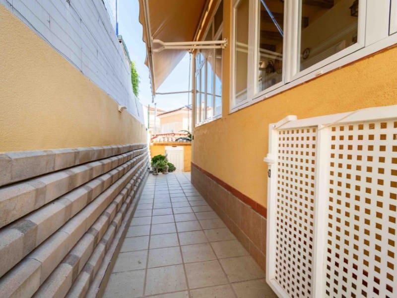 4 bedroom Villa for sale in La Nucia with pool garage - € 549,000 (Ref: 9976959)