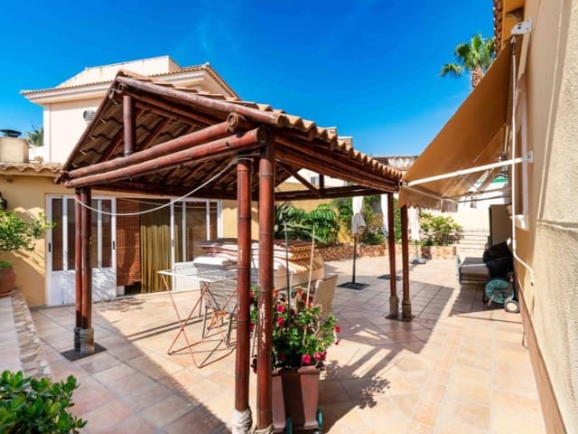 4 soveværelse Villa til salg i Barranco Hondo, La Nucia med swimmingpool garage - € 549.000 (Ref: 9976959)
