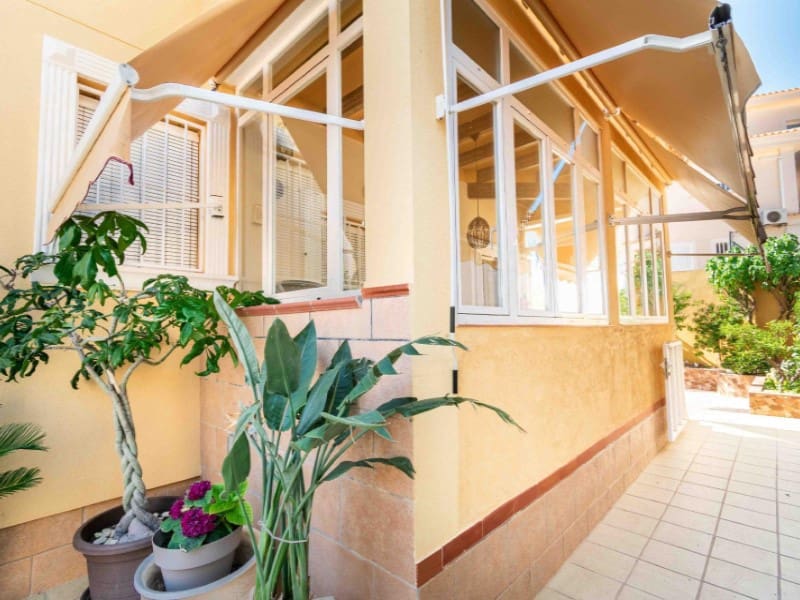 4 bedroom Villa for sale in La Nucia with pool garage - € 549,000 (Ref: 9976959)