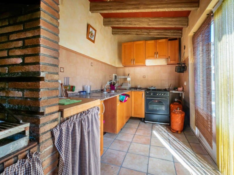 4 bedroom Villa for sale in La Nucia with pool garage - € 549,000 (Ref: 9976959)